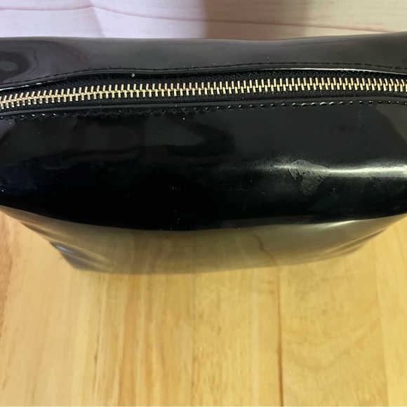 YSL Beaute Patent Leather “Daring Black” Make Up Bag - Picture 2 of 10